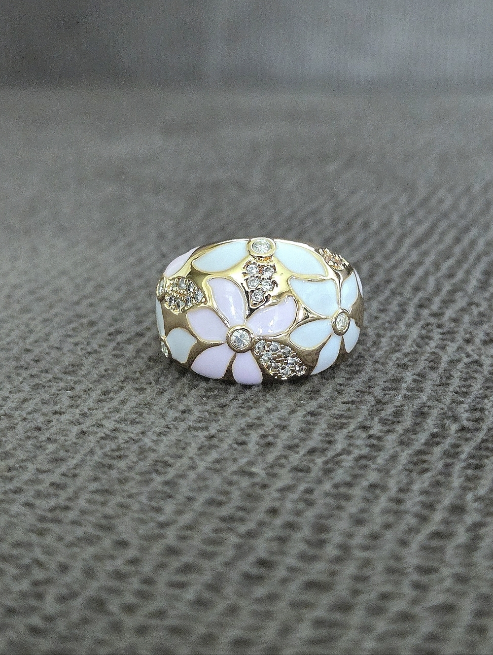✨️HP✨️ Piper K Floral💐 Enamel Dome Ring💍 with Cubic Zirconias💎 - NWOT - Picture 6 of 15